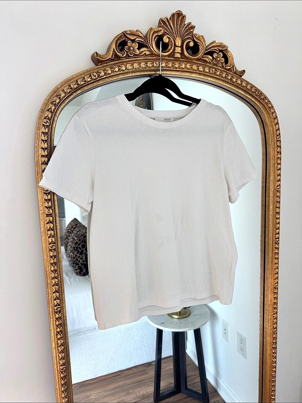 Zara Women's White Short Sleeve Tee Like New